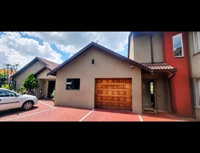 9 BEDROOM HOUSE FOR SALE IN WIERDA PARK